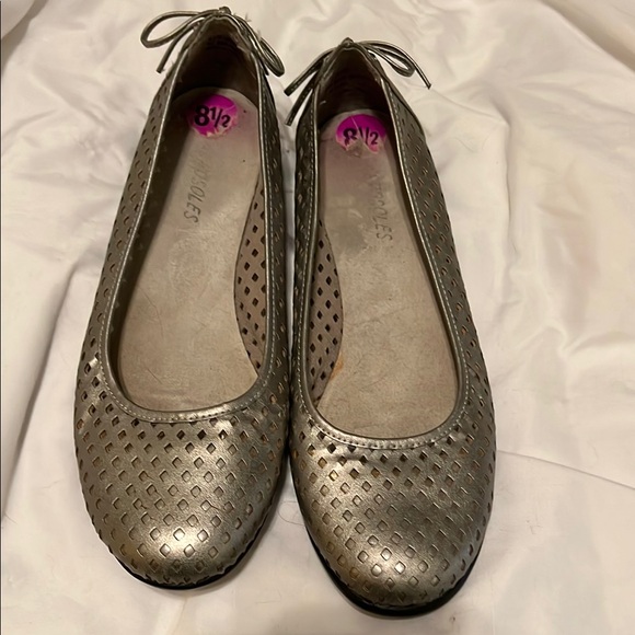 AEROSOLES Metallic Perforated Ballet Flats - Picture 1 of 5